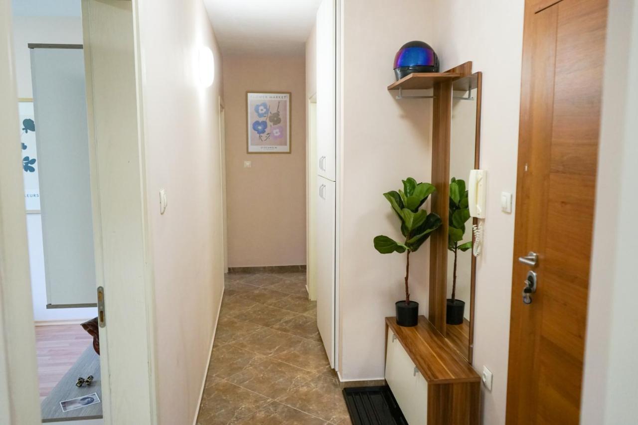 Comfortable 2Br Urban Getaway In City Center Пловдив Экстерьер фото