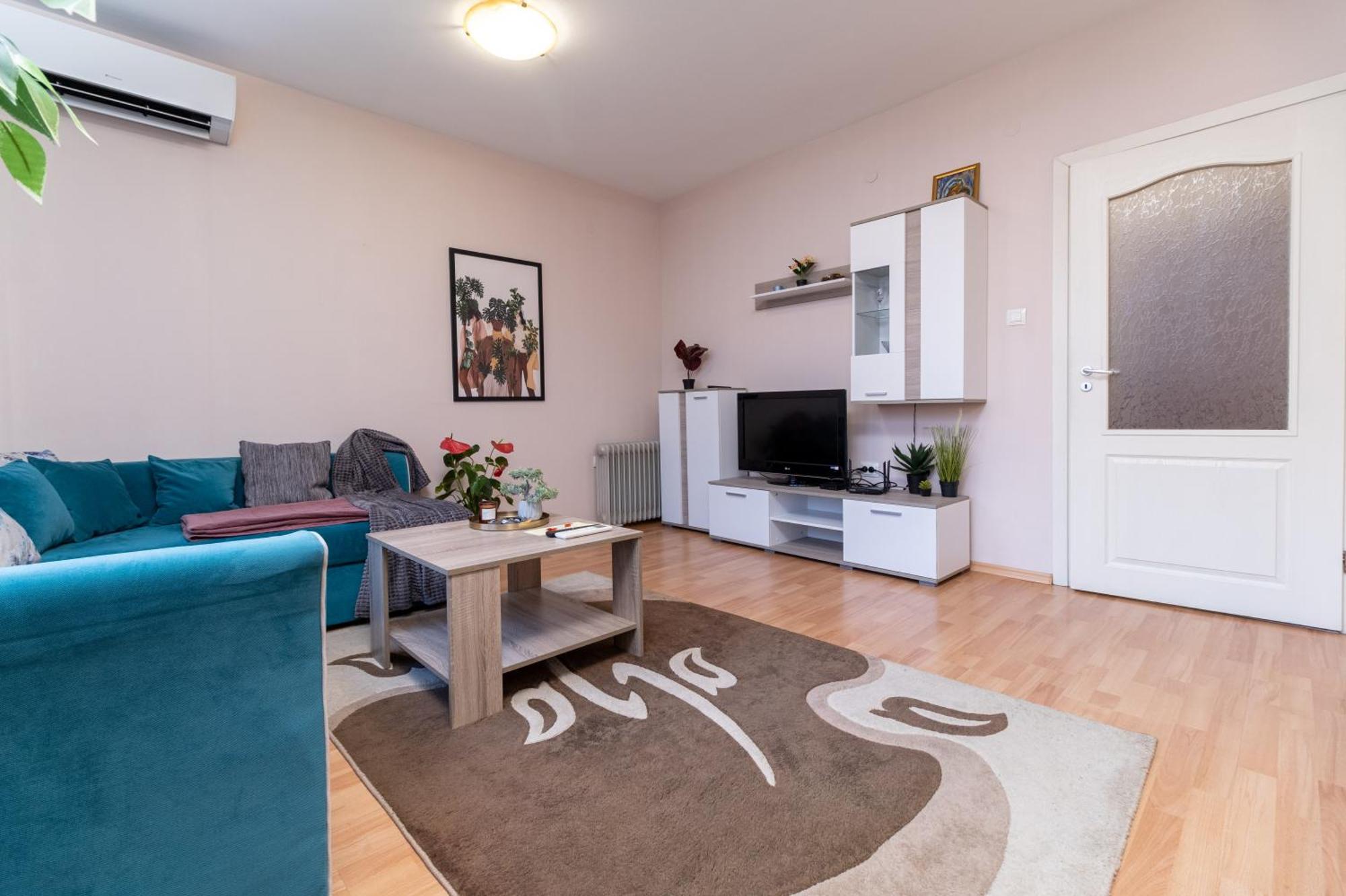 Comfortable 2Br Urban Getaway In City Center Пловдив Экстерьер фото