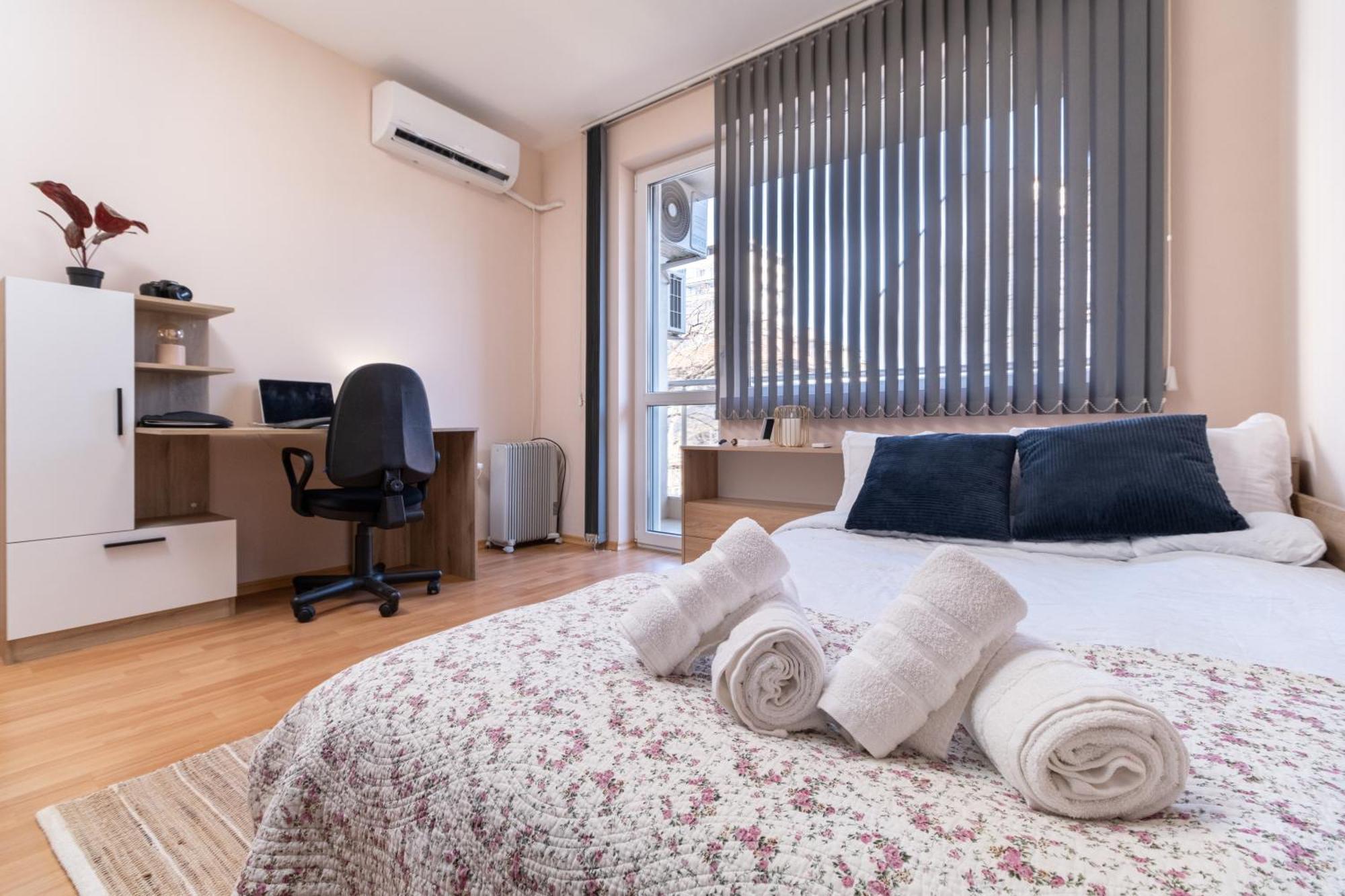 Comfortable 2Br Urban Getaway In City Center Пловдив Экстерьер фото