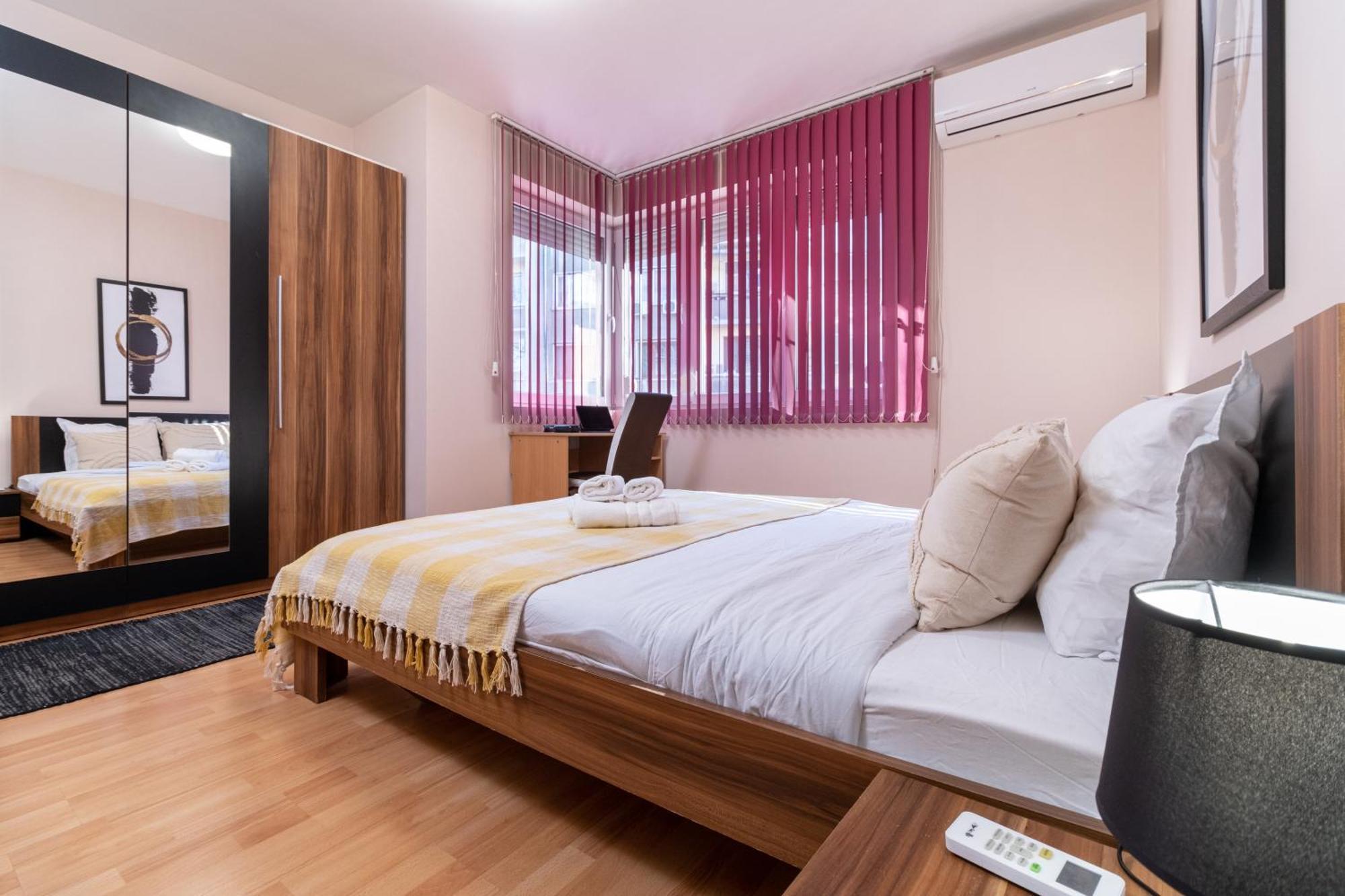 Comfortable 2Br Urban Getaway In City Center Пловдив Экстерьер фото